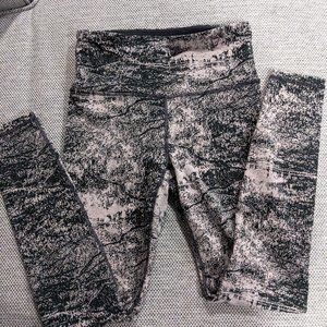 Athleta Elation Glades 7/8 tight in size small